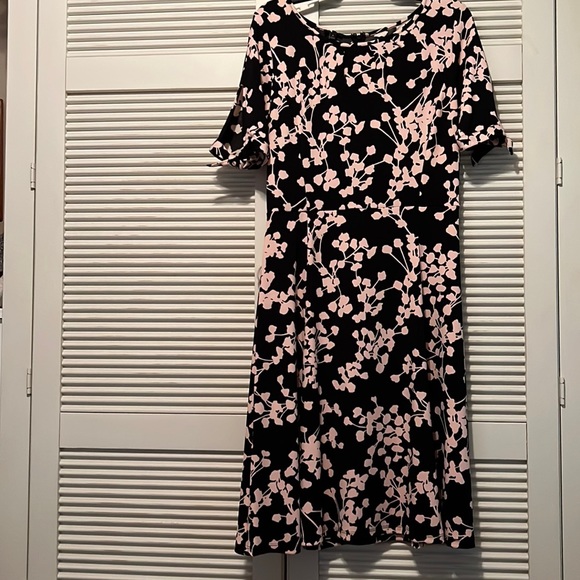 Talbots Dresses & Skirts - TALBOTS Floral Tie Sleeve Dress